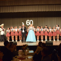 Prinzenpaar-mit-der-Prinzengarde-Showtanz